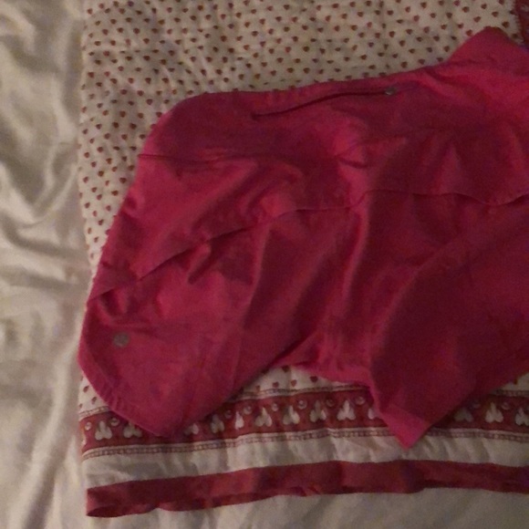 never worn Lululemon shorts - Picture 2 of 2